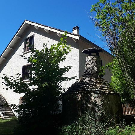 Location De Vacances A Gourdon En Bouriane Exteriör bild