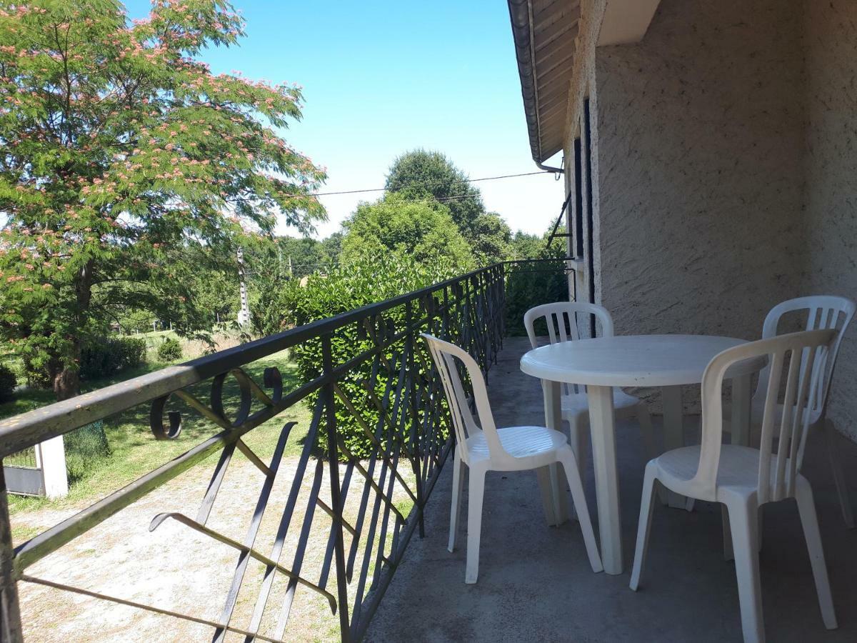 Location De Vacances A Gourdon En Bouriane Exteriör bild